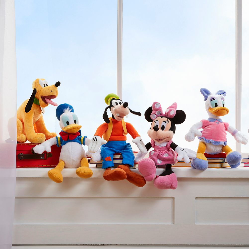 Pluto Plush &ndash; Medium 13 3/4''