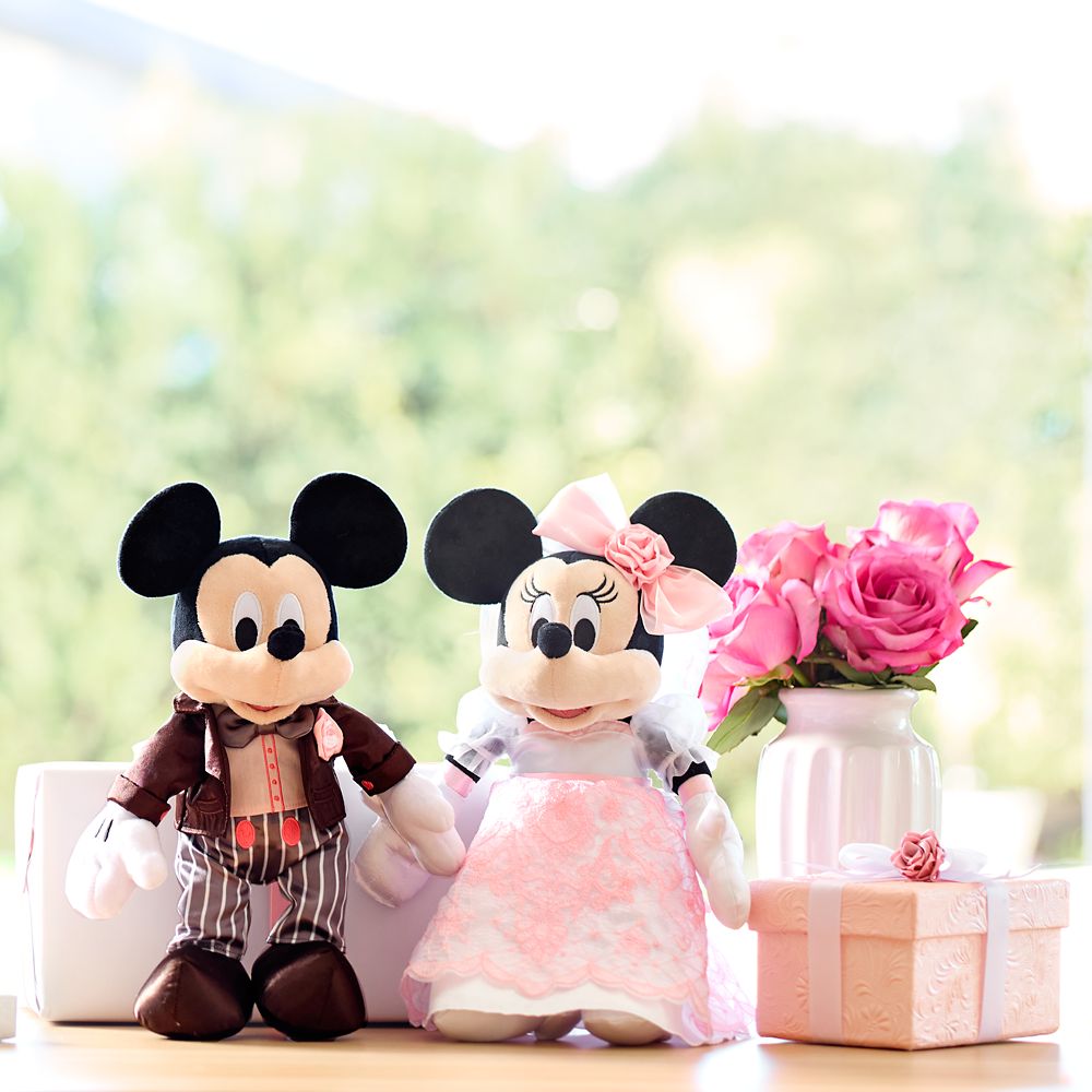 Minnie Mouse Wedding Plush &ndash; Bride &ndash; Small 12&rsquo;&rsquo;