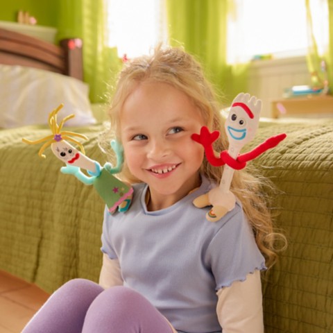 Мягкие игрушки Disney Forky and Karen Beverly Magnetic Shoulder Plush Set – Toy Story 5 – Mini 7''