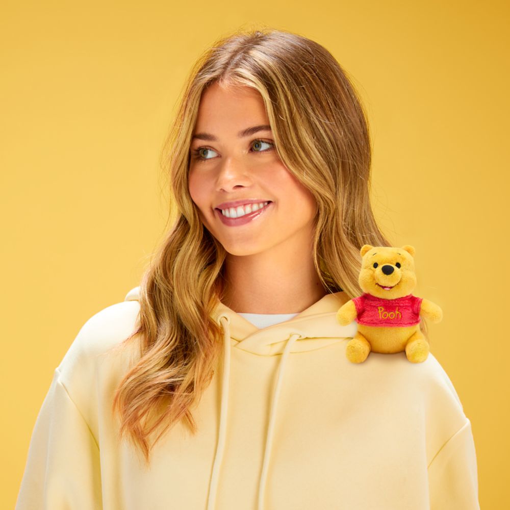 Winnie the Pooh Magnetic Shoulder Plush &ndash; Mini 5''