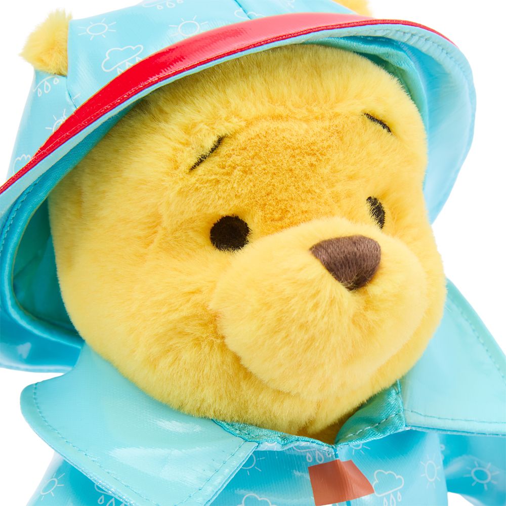 Winnie the Pooh in Rainwear Plush &ndash;&nbsp;7'' &ndash; Disney Store Europe &ndash; Exclusive
