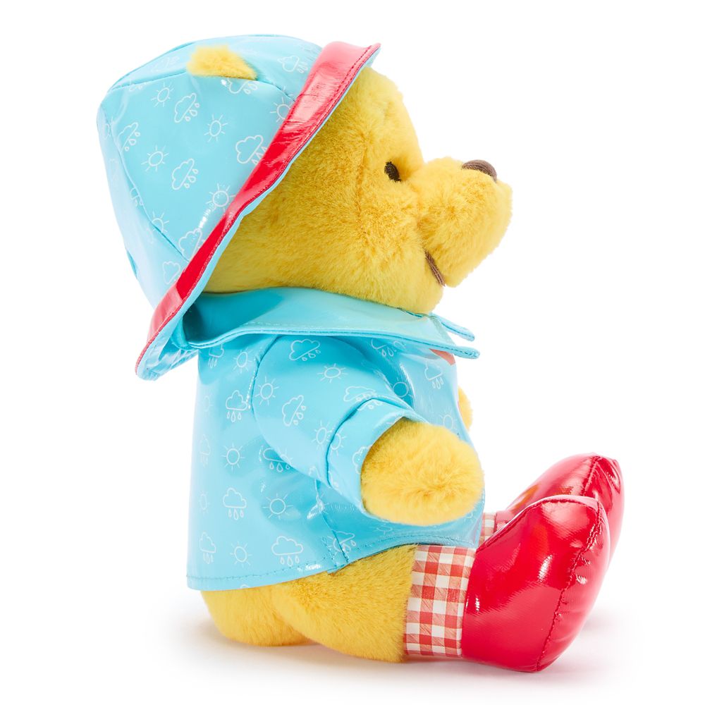 Winnie the Pooh in Rainwear Plush &ndash;&nbsp;7'' &ndash; Disney Store Europe &ndash; Exclusive