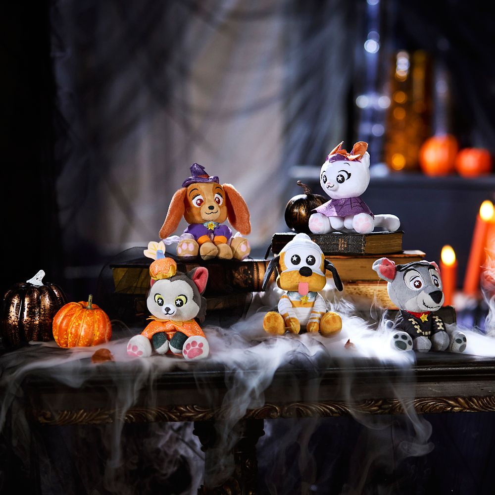 Disney Wishables Shimmer Mystery Plush &ndash; Disney Cats and Dogs Halloween Series &ndash; 4'' &ndash; Limited Release