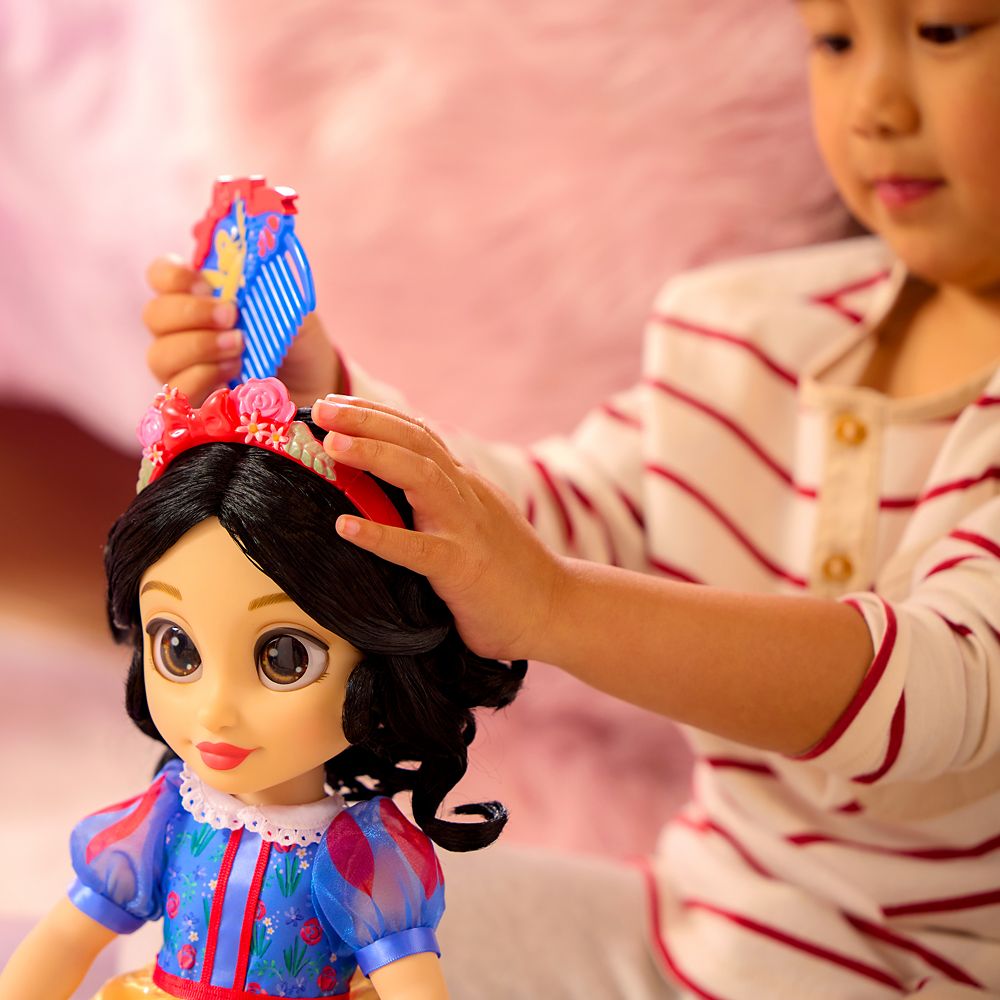 Snow White Disney Once Upon a Story Doll &ndash; 16''