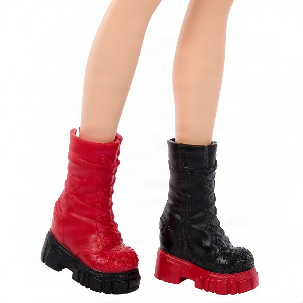 Red ''Tea Party Reveal'' Doll &ndash; Descendants: Wicked Wonderland &ndash; 11''