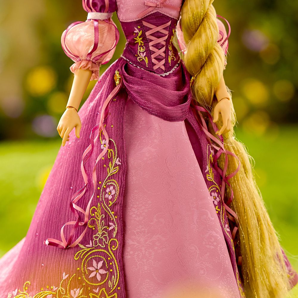 Rapunzel Limited Edition Doll &ndash; Tangled 15th Anniversary &ndash; 17''