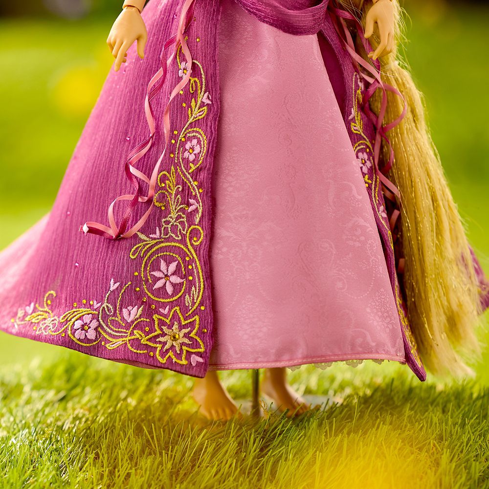 Rapunzel Limited Edition Doll &ndash; Tangled 15th Anniversary &ndash; 17''