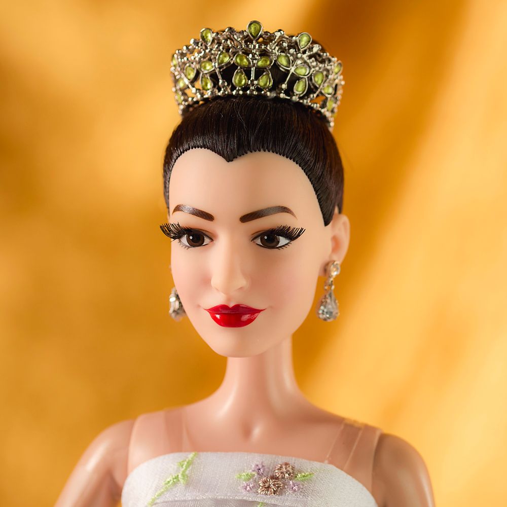 Mia Thermopolis Limited Edition Doll &ndash; The Princess Diaries &ndash; 17'' &ndash; D23: The Ultimate Disney Fan Event