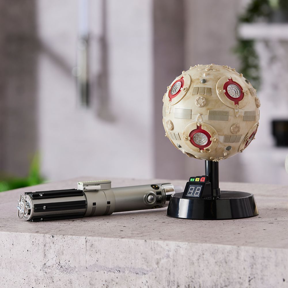 Jedi Training Remote and Hilt with Batteries &ndash; Star Wars