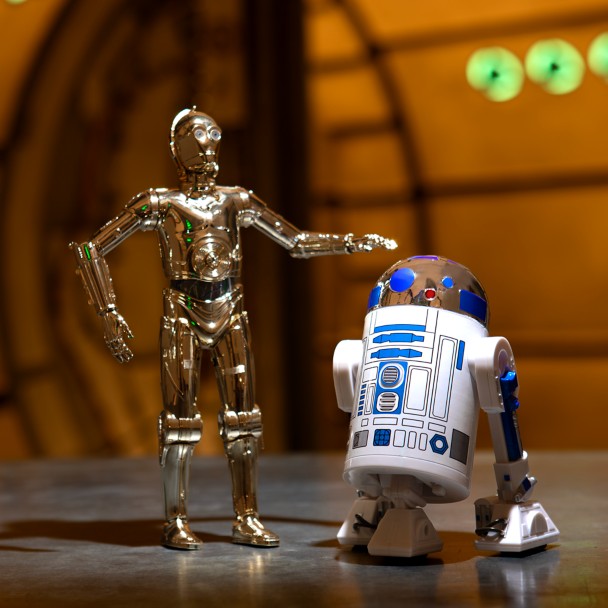 C-3PO and R2-D2 Talking Action Figure Set – Classic Edition C-3PO and R2-D2 Talking Action Figure Set – Classic Edition
