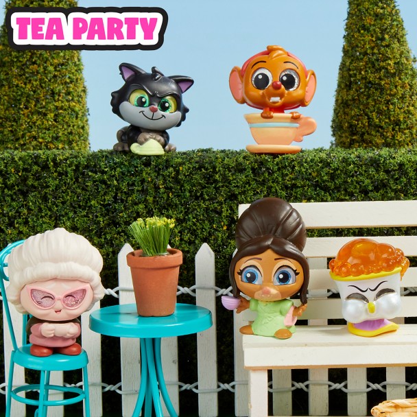 Disney Doorables Let's Party Multi Peek Box