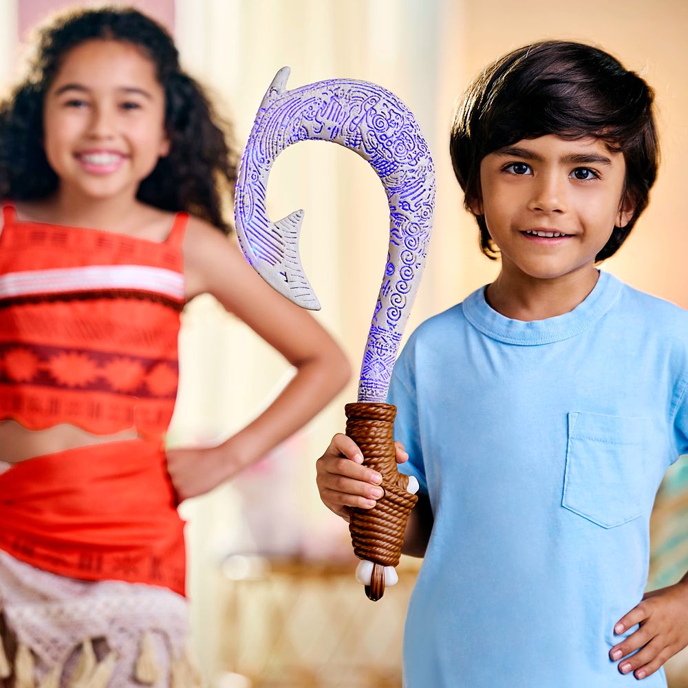 Maui Light-Up and Sound Fish Hook &ndash; Moana 2