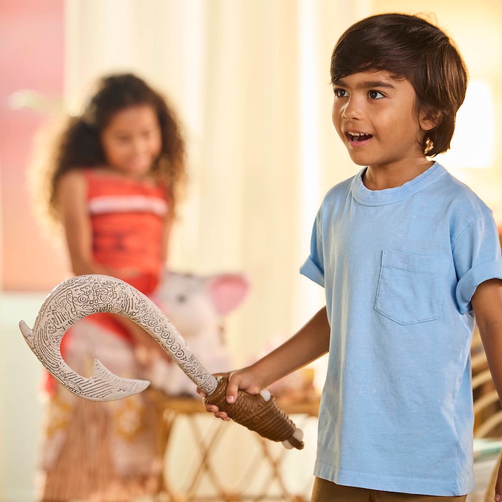 Maui Light-Up and Sound Fish Hook &ndash; Moana 2