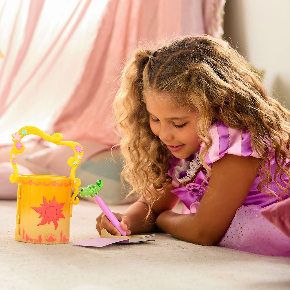 Tangled Light-Up Lantern and Stationery Set