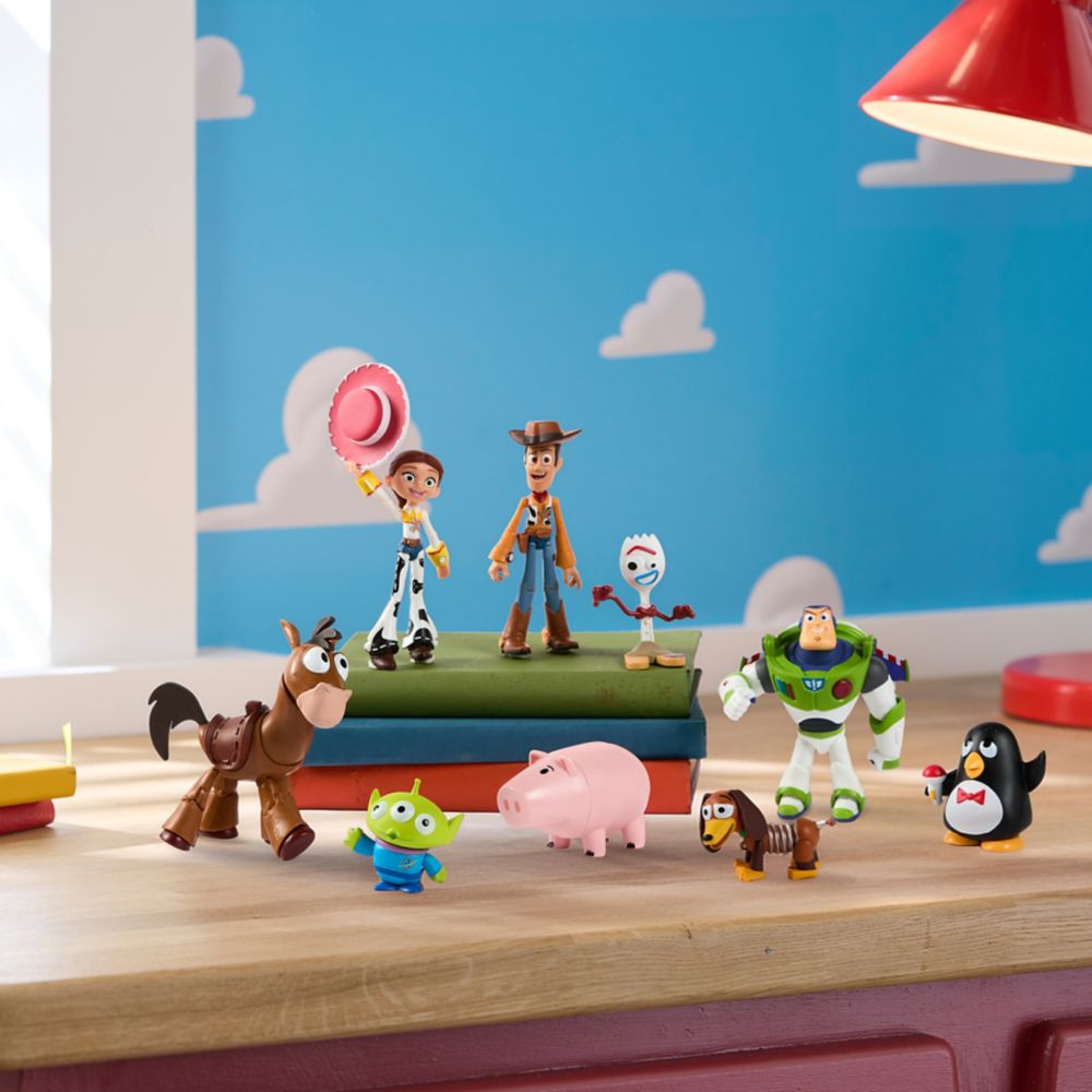 Andy's Toy Chest Action Figures Playset &ndash; Toy Story &ndash; Pixar Toybox