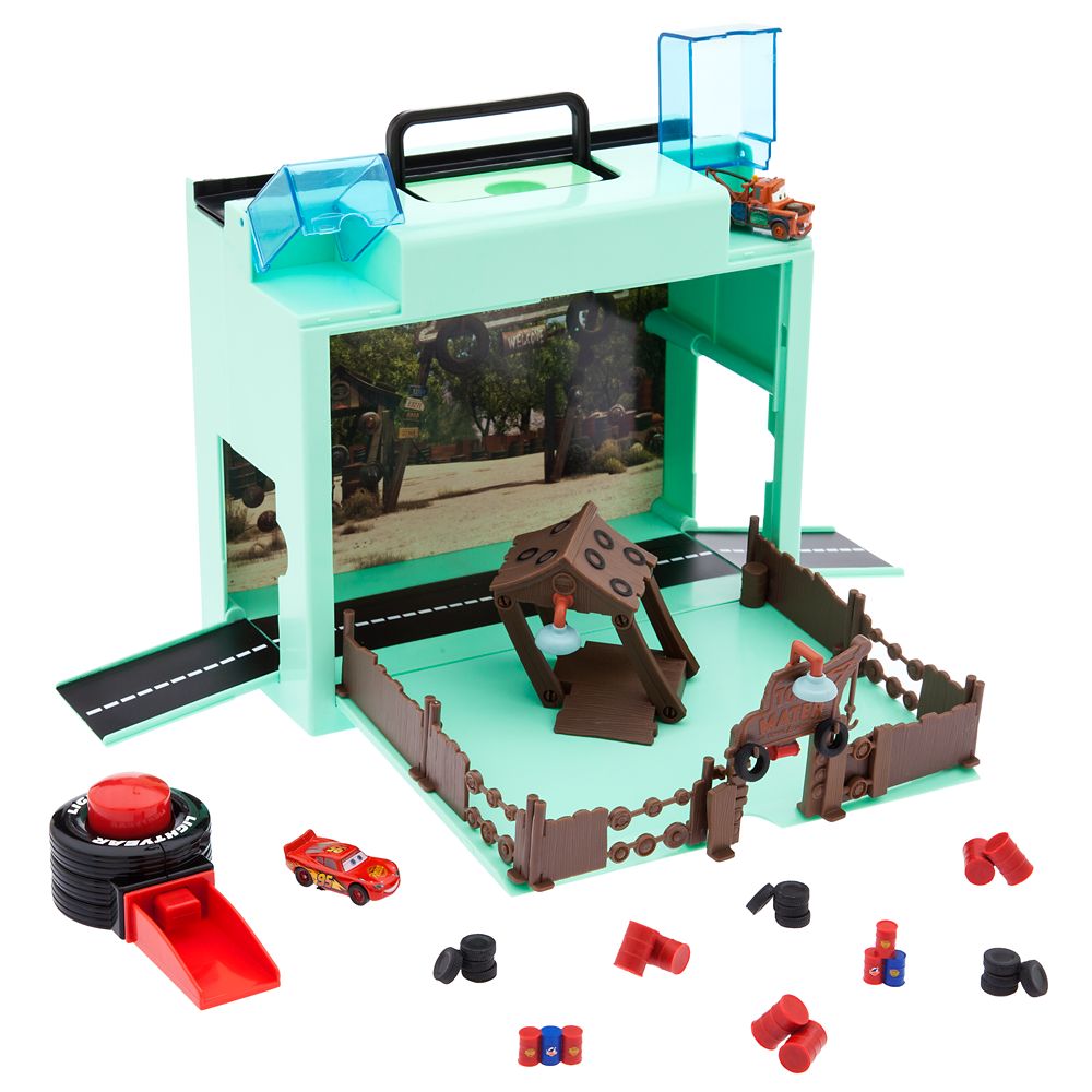 Mater's Junkyard On-the-Go Play Set – Cars