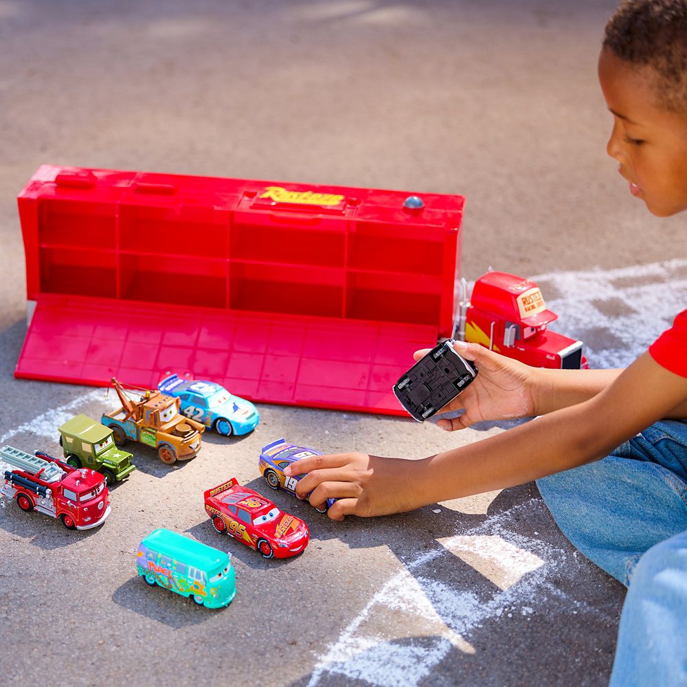 Mack Hauler Play Set &ndash; Cars