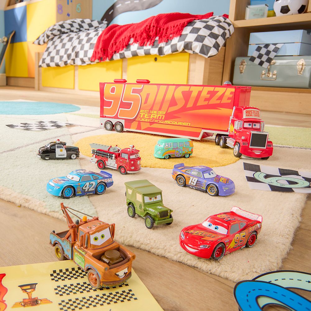 Mack Hauler Truck with Die-Cast Cars &ndash; Cars