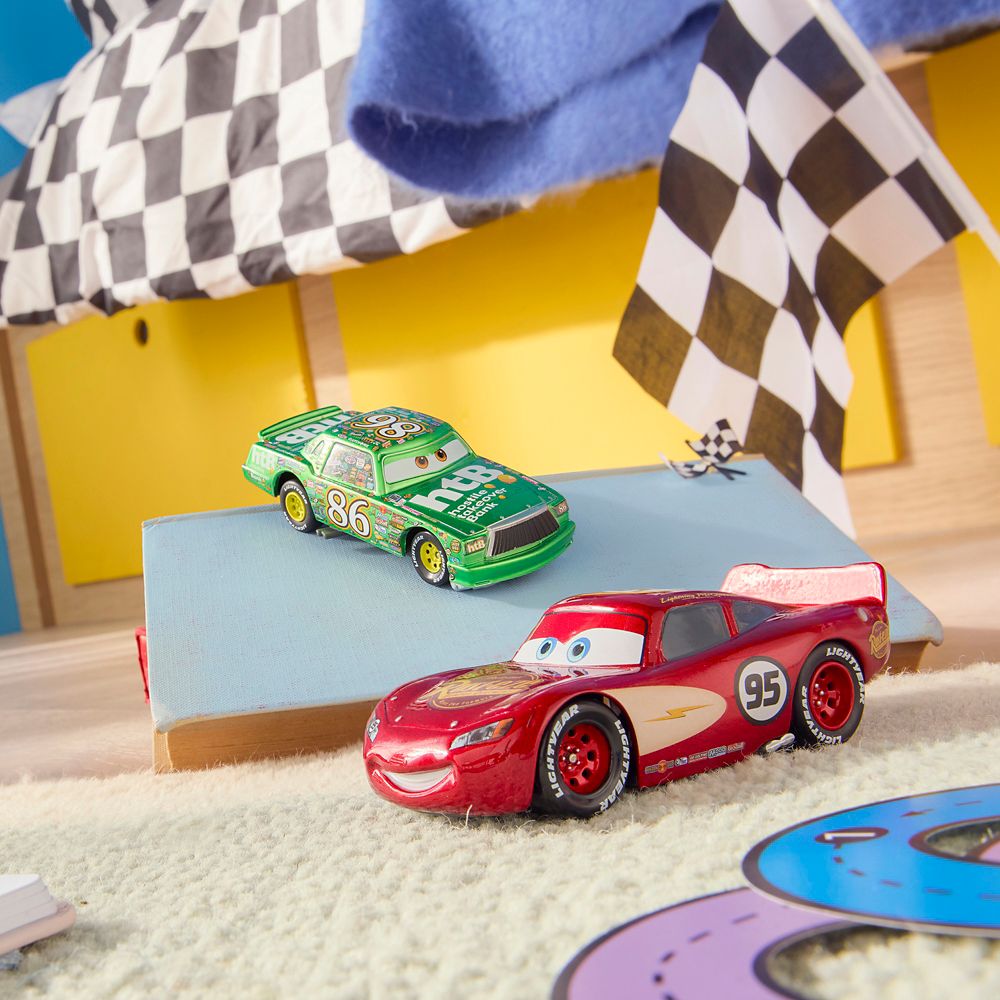 Lightning McQueen and Chick Hicks Die Cast Twin Pack &ndash; Cars