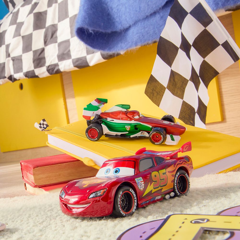 Lightning McQueen and Francesco Bernoulli Die Cast Twin Pack &ndash; Cars