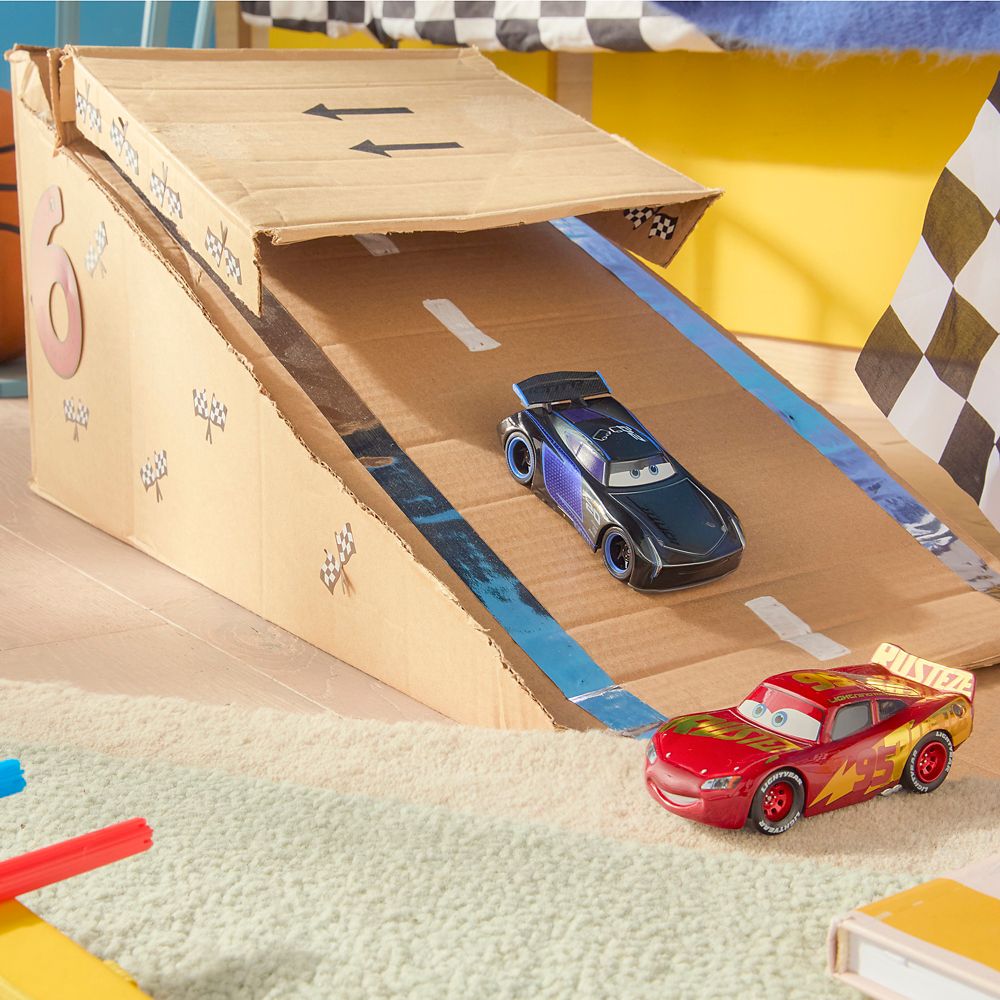 Lightning McQueen and Jackson Storm Die Cast Twin Pack &ndash; Cars