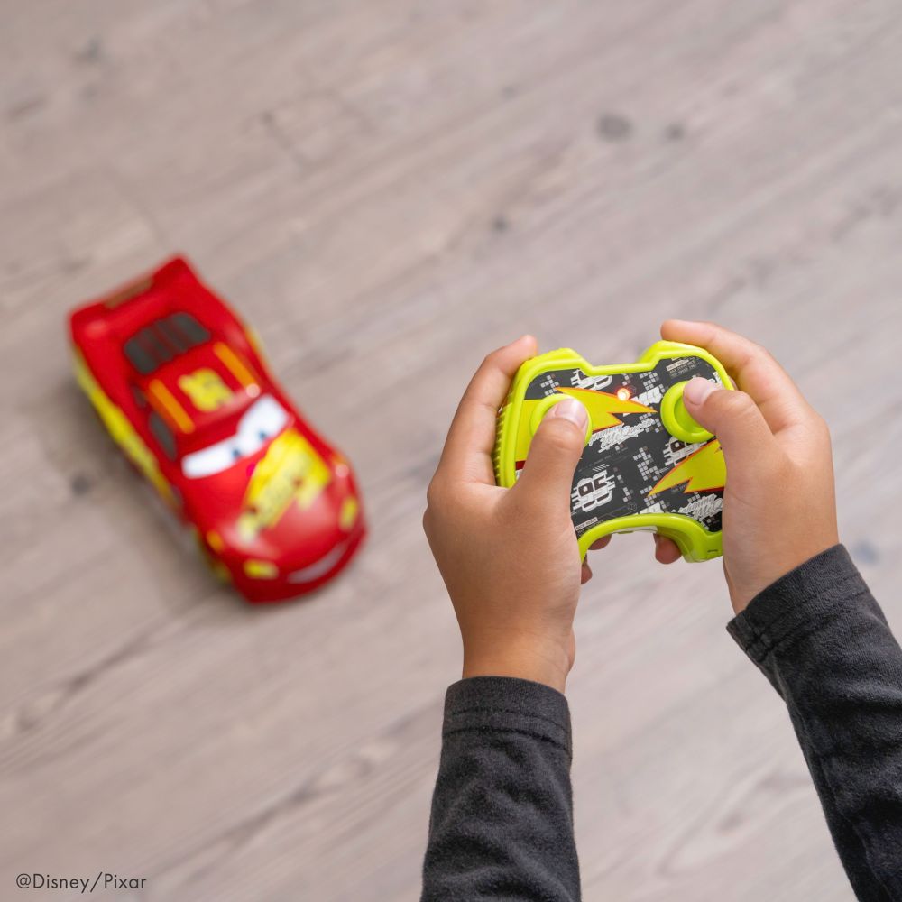 Lightning McQueen Glow Racers Light-Up Remote Control Vehicle &ndash; Cars