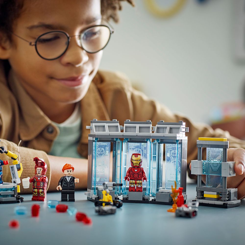 LEGO® Iron Man's Laboratory Hall of Armor 76315