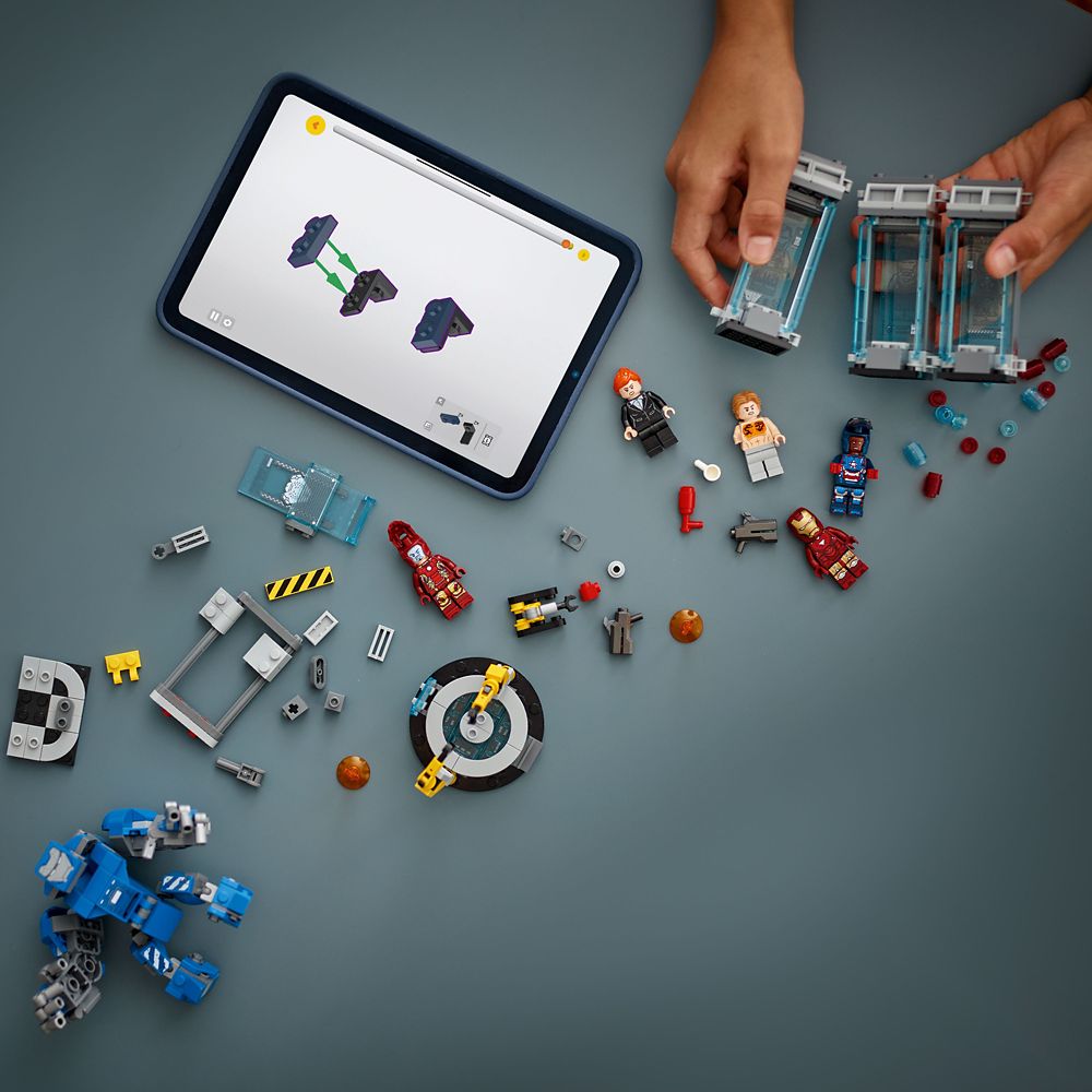 LEGO® Iron Man's Laboratory Hall of Armor 76315