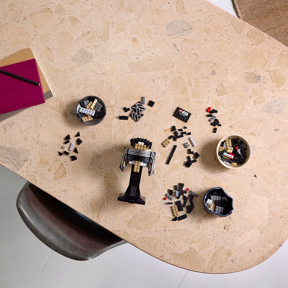 LEGO® Kylo Ren Helmet 75415 - Star Wars The Force Awakens