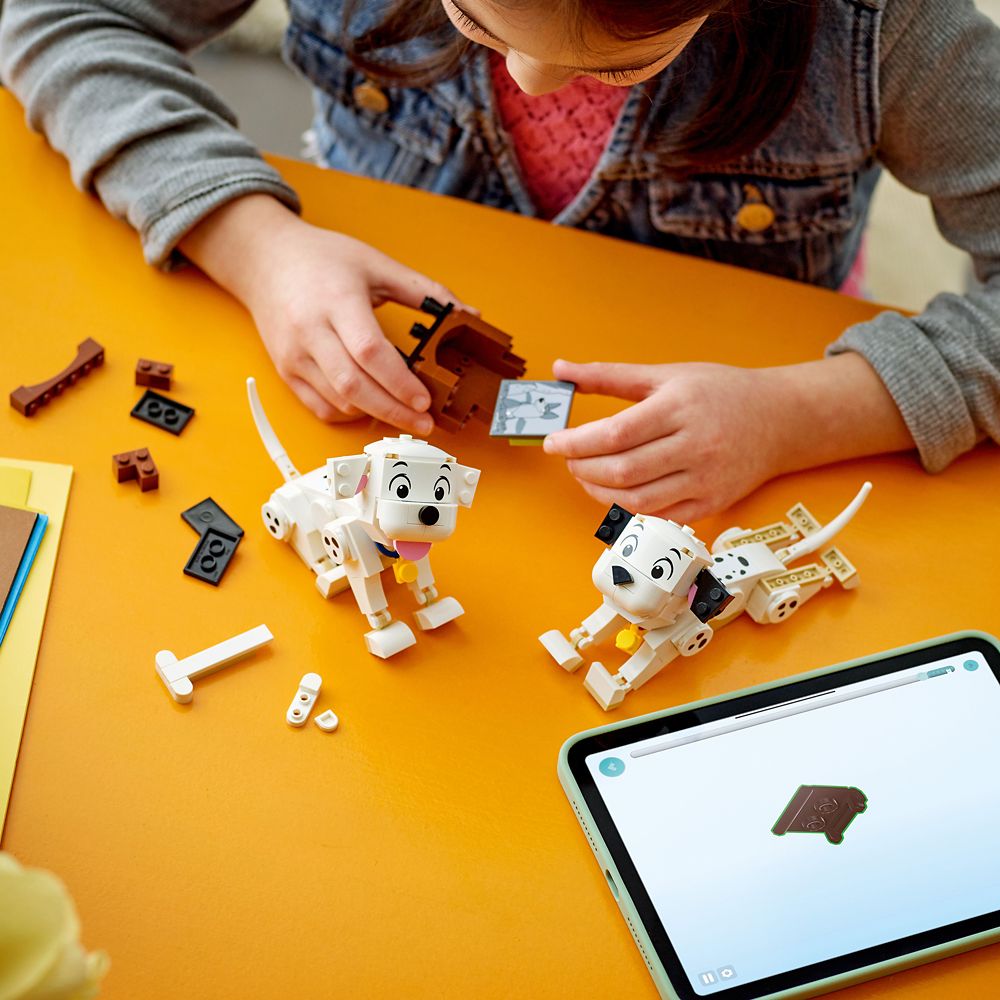 LEGO® Lucky & Penny 101 Dalmatians Puppies 43271