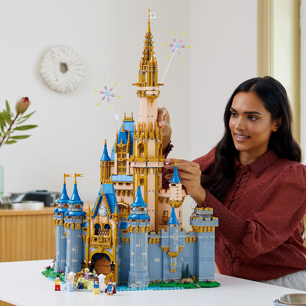 LEGO&reg; Disney Castle 43222 &ndash; Walt Disney World