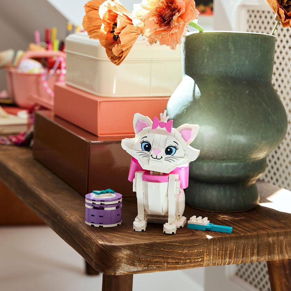 LEGO&reg; The Aristocats Adorable Marie 43286 &ndash; The Aristocats