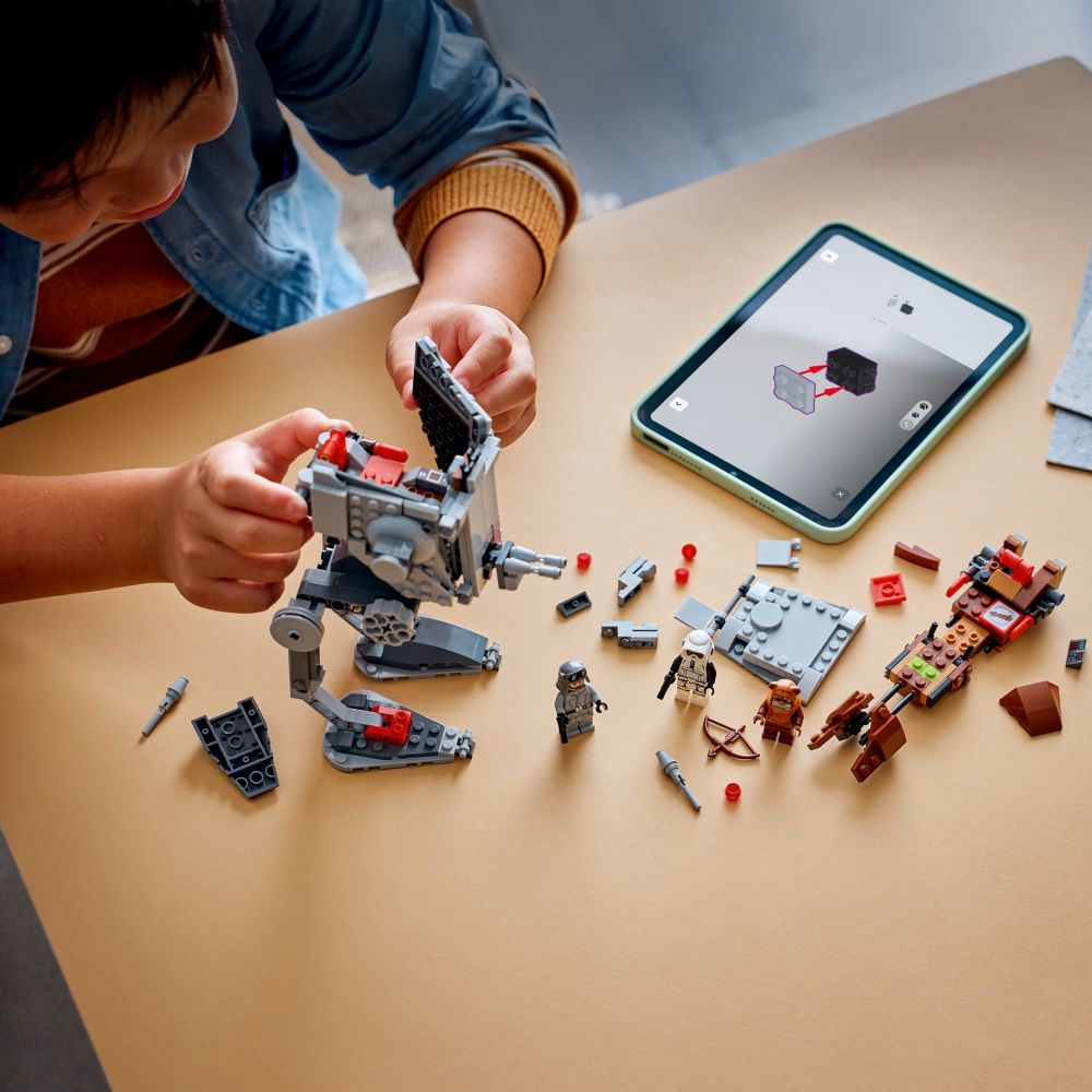 LEGO&reg; AT-ST Attack on Endor 75424 &ndash; Star Wars SMART Play&trade;