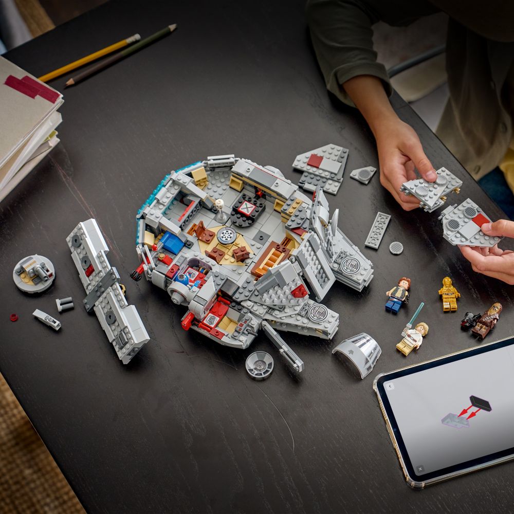 LEGO&reg; Millennium Falcon 75426 &ndash; Star Wars SMART Play&trade;