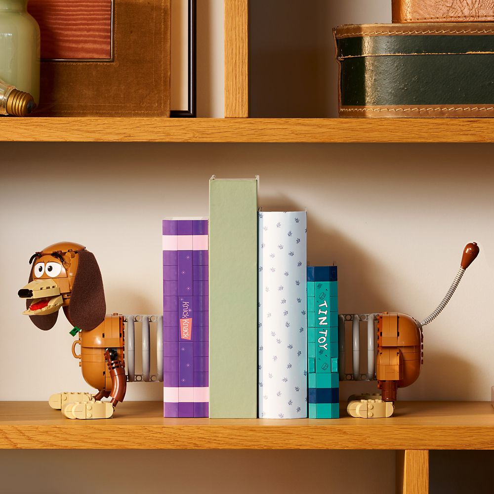 LEGO&reg; Slinky Dog Bookends Set 43301 &ndash; Toy Story