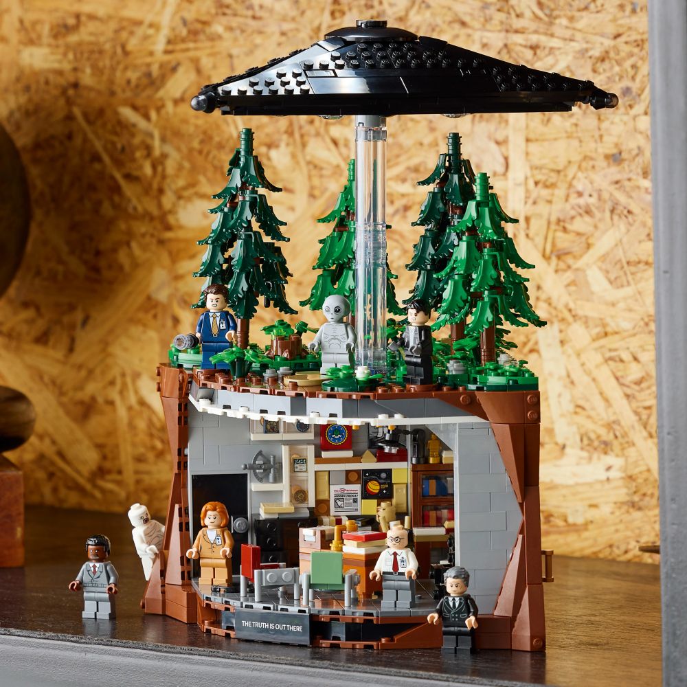 LEGO&reg; Ideas The X-Files: The Truth Is Out There 21369