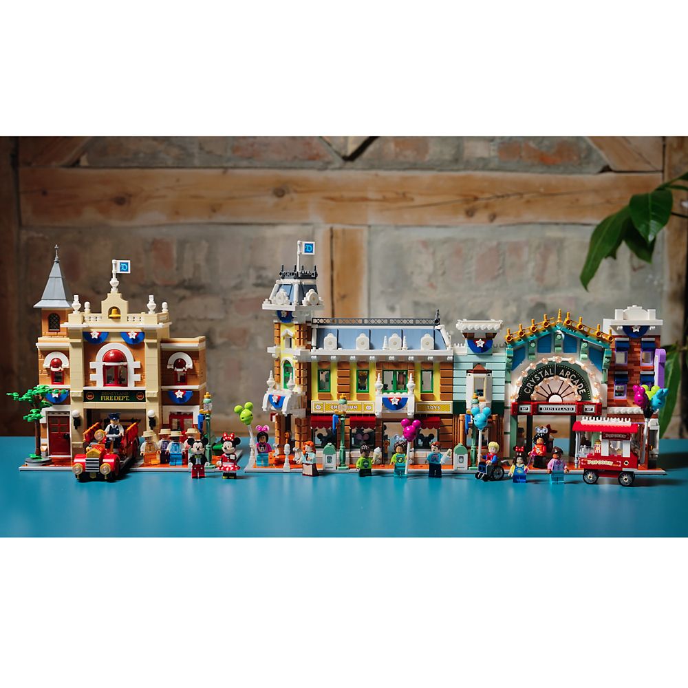 LEGO&reg; Disney Main Street U.S.A. 43302