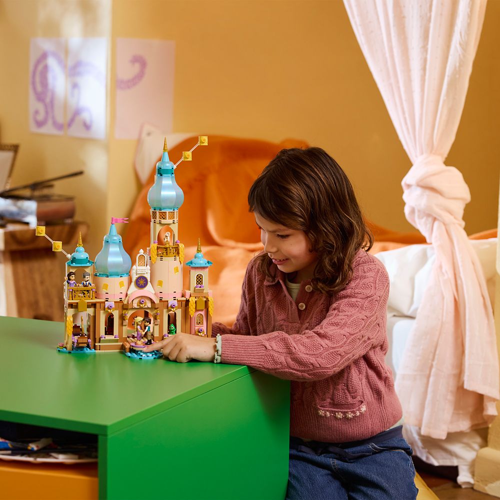 LEGO&reg; Rapunzel's Castle 43297 &ndash; Tangled