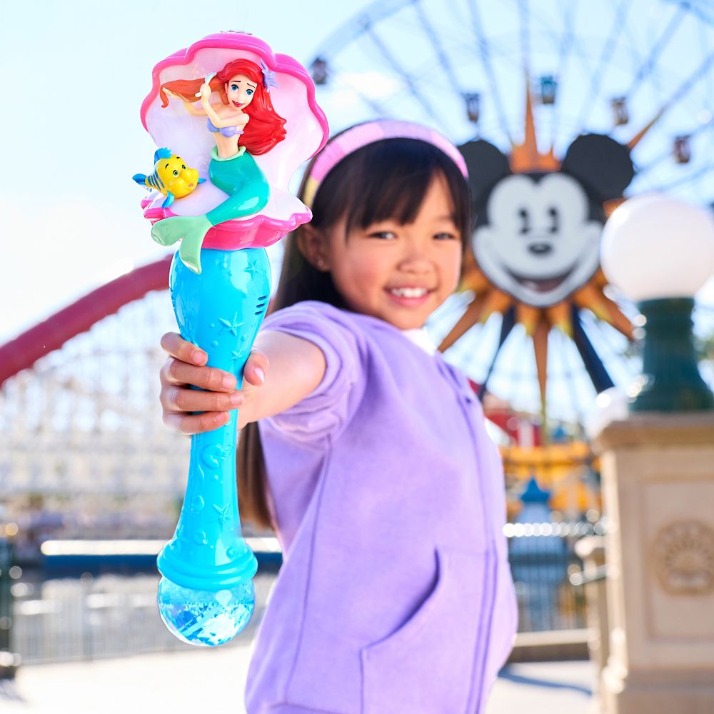 Ariel and Flounder Light and Sound Bubble Wand &ndash; The Little Mermaid