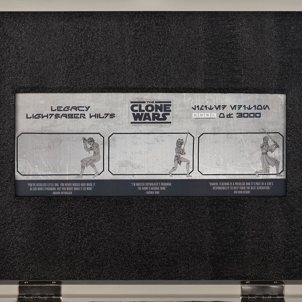 Star Wars: The Clone Wars LIGHTSABER Hilt Set &ndash; Limited Edition