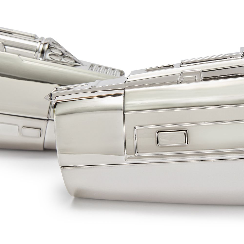 Mandalorian Gauntlets for Adults &ndash; Star Wars: Galaxy's Edge