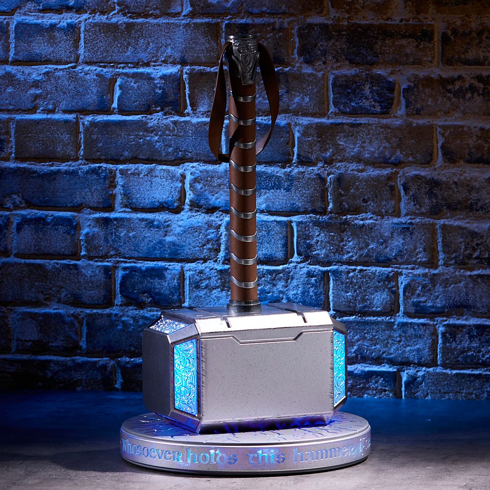 Thor Mj&ouml;lnir Hammer with Lights and Sound Effects &ndash; Marvel Vault