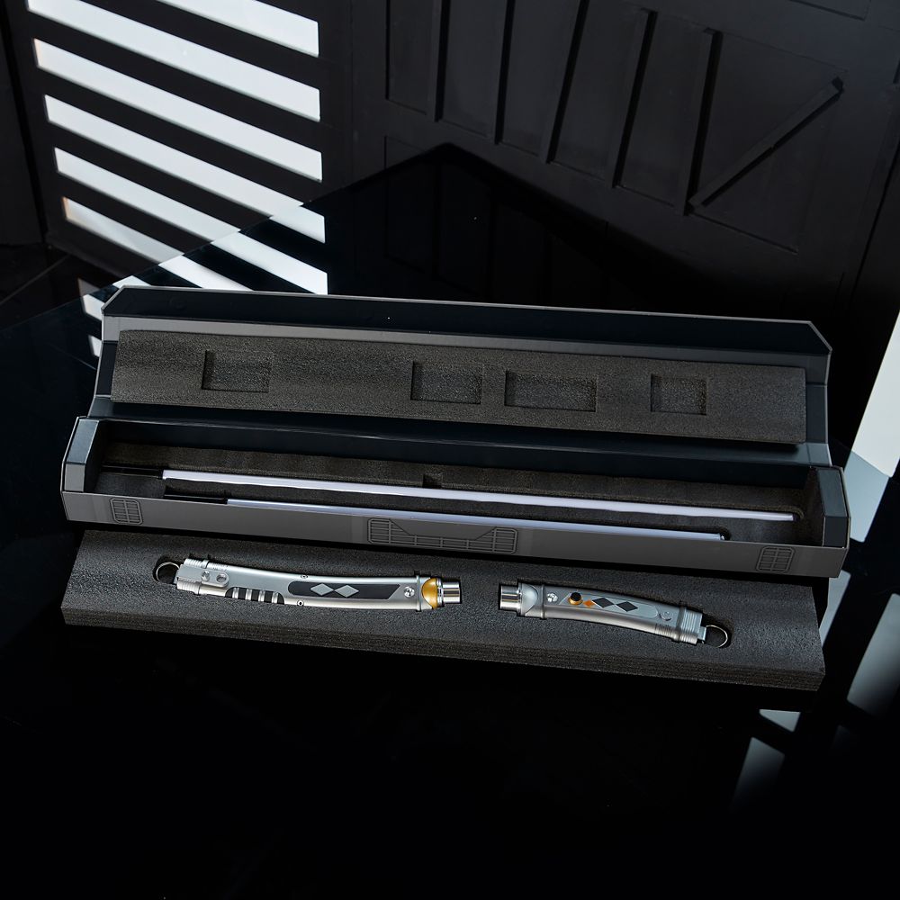 Ahsoka Tano Legacy LIGHTSABER Set &ndash; Star Wars