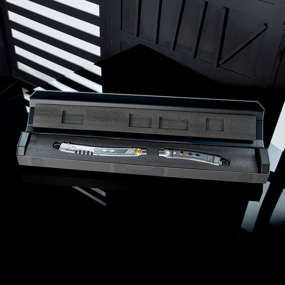 Ahsoka Tano Legacy LIGHTSABER Set &ndash; Star Wars