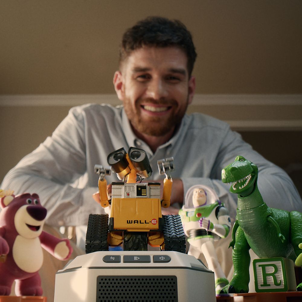 WALL&bull;E and EVE Robotic Mini Action Figure Set by Robosen