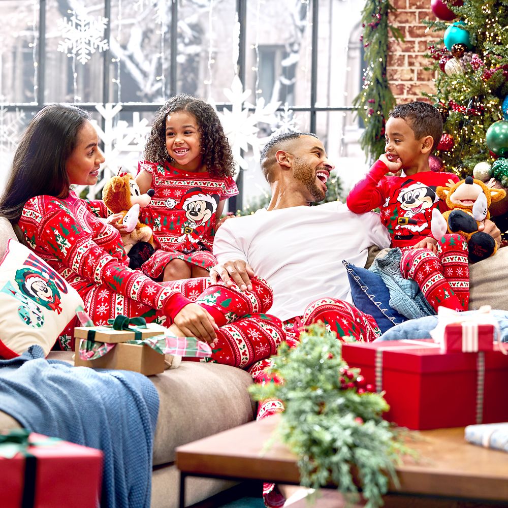 Mickey Mouse Holiday Sleep Set for Kids