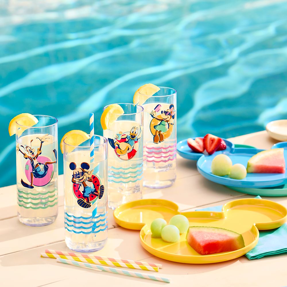 Mickey Mouse and Friends Tumbler Set