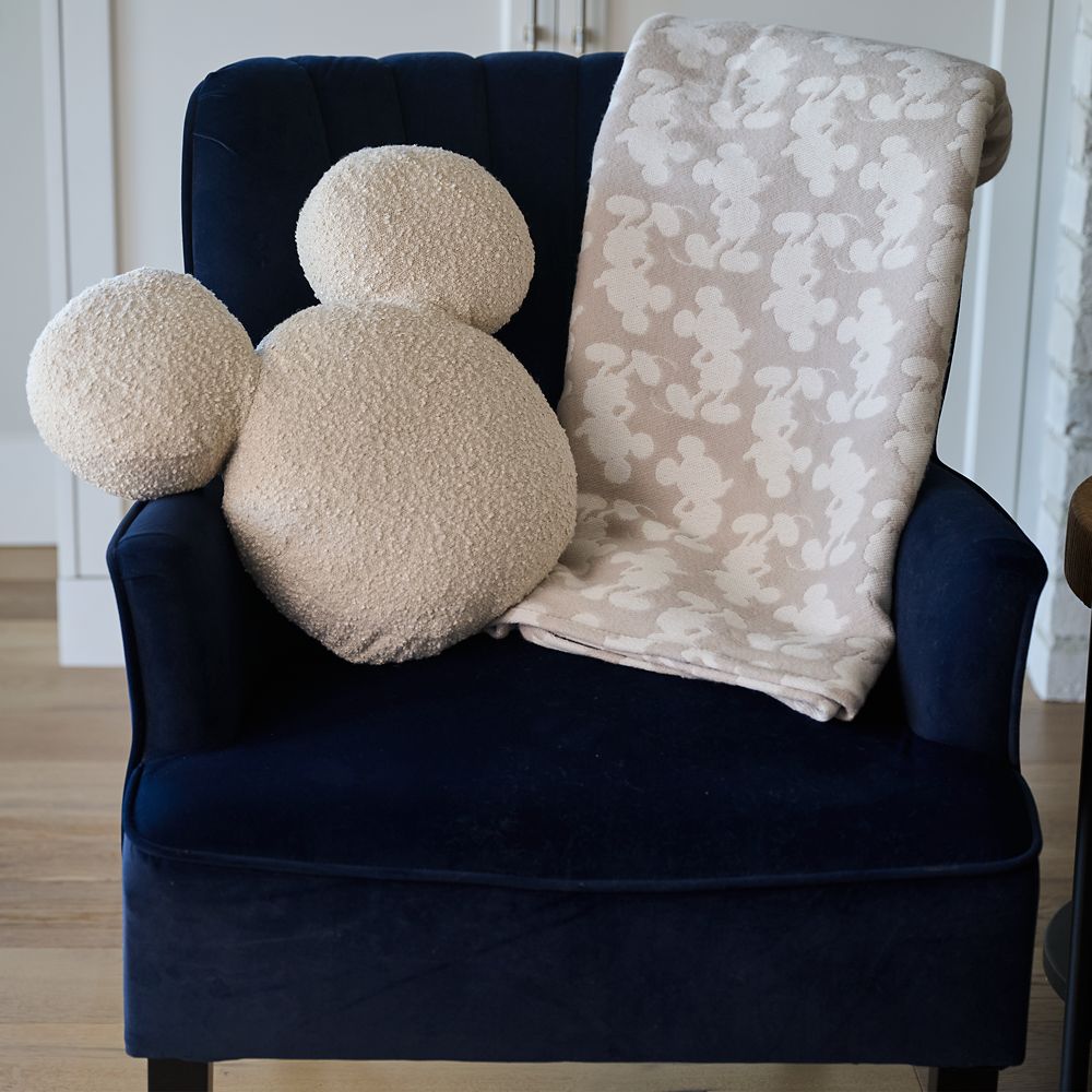 Mickey Mouse Throw Blanket &ndash; Mickey Mouse Home Collection