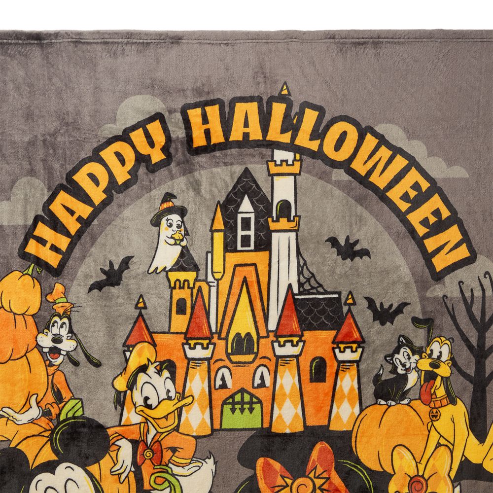 Mickey Mouse and Friends Halloween Fleece Throw