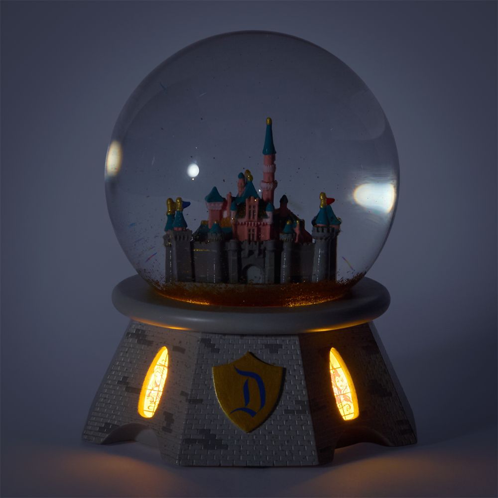 Sleeping Beauty Castle Light-Up Snow Globe &ndash; Disneyland